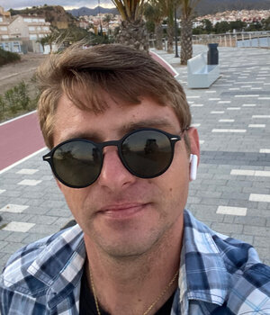 Alejandro gine