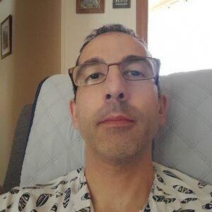 Tomás
